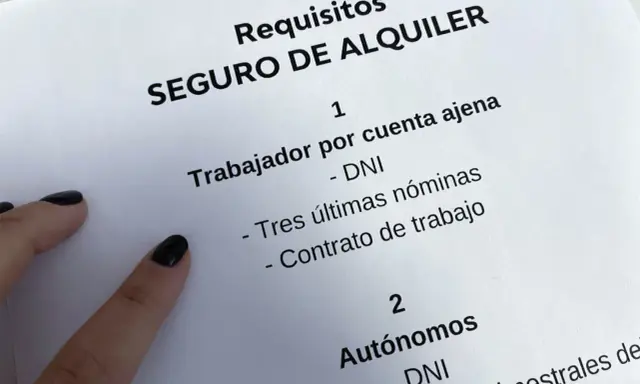 Requisitos para el alquiler de una casa: seguro de alquiler, DNI, nóminas y contrato de trabajo.
